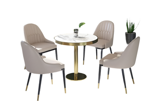Antecomedor nórdico moderno con sillas beige y mesa dorada